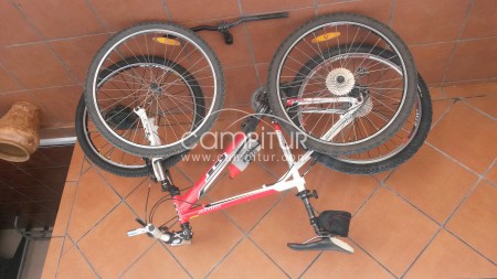 bicicleta de montaña gt casi nueva de 26