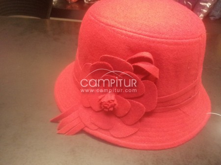 Foto 4 de Vendo Tres Sombreros de Fieltro Mujer - Comprar  