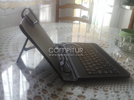 Foto 2 de Vendo funda de tablet de 7 pulgadas con teclado