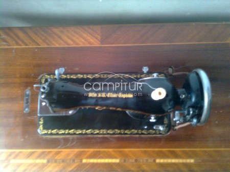 Foto 3 de MAQUINA DE COSER.