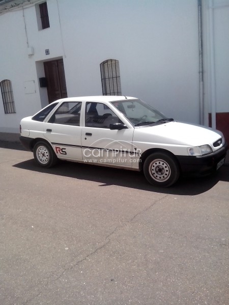 se vende ford escort 1.3i