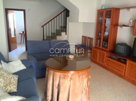 se vende casa en llerena