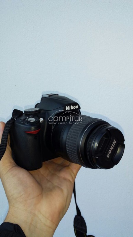 Nikon D3000