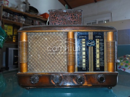 vendo radio antigua