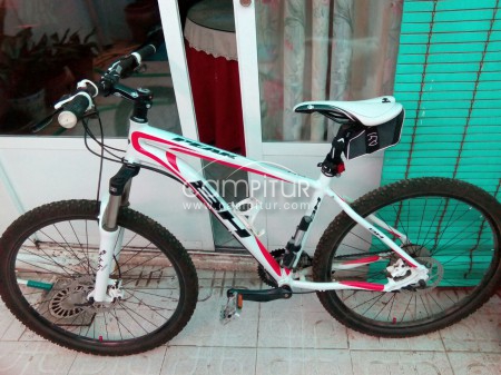 SE VENDE BICI BH