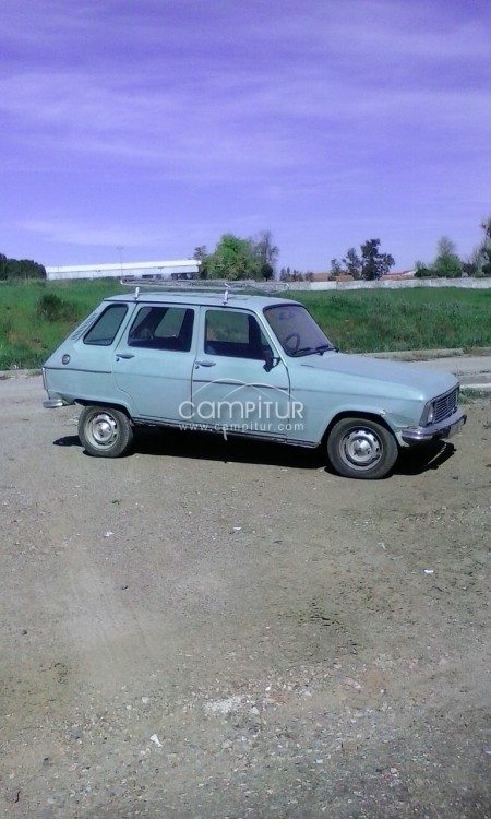 SE VENDE RENAUL 6