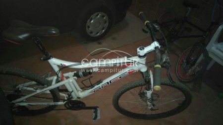 Foto 2 de vendo bicicleta marca race seminueva