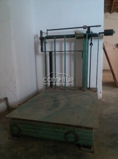 VENDO BASCULA ANTIGUA