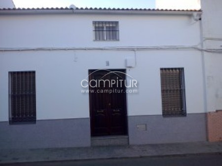 VENDO CASA EN VILLAGARCIA DE LA TORRE