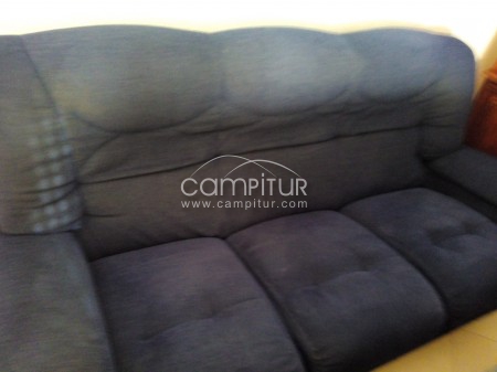 Se vende sofá y 2 sillones