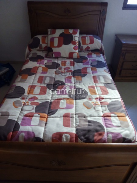 Se vende cama 105 y mesilla