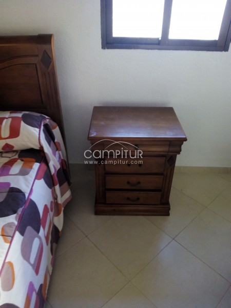 Foto 3 de Se vende cama 105 y mesilla