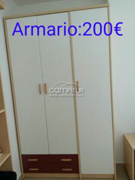 Armario de tres puertas habitación juvenil 