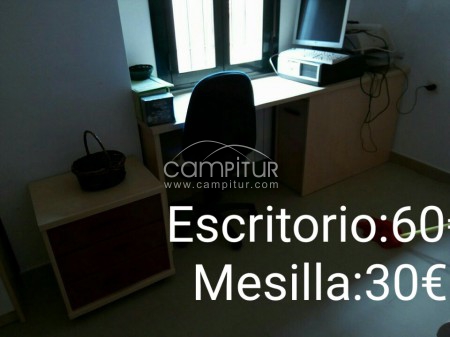 Escritorio y mesita de noche 