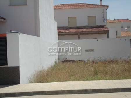 SE VENDE PARCELA EN LLERENA