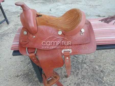 Vendo montura para pony y cabezal