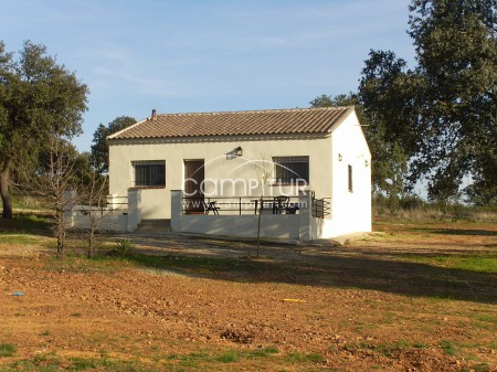 SE VENDE CASA DE CAMPO