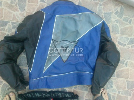 Foto 4 de TRAJE MOTO DE CARRETERA Y ACCESORIOS