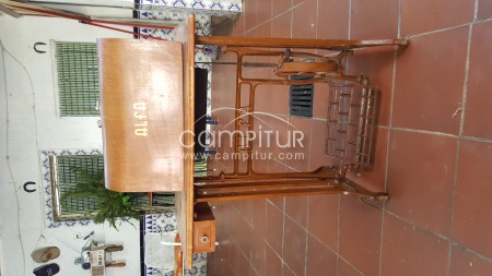Foto 2 de Se vende máquina de coser antigua 