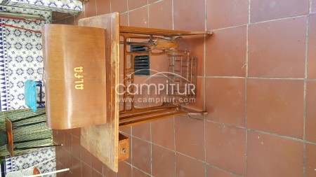 Foto 3 de Se vende máquina de coser antigua 