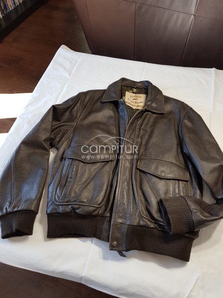Vendo cazadora de cuero estilo aviador marca Chevignon