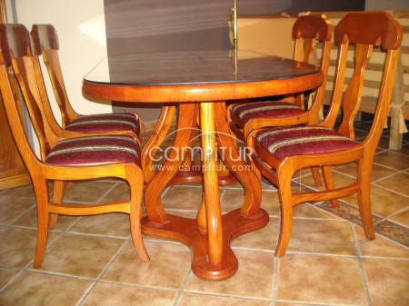 VENDO MESA Y SILLAS