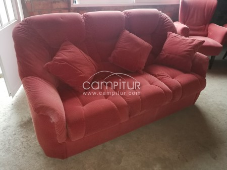 CONJUNTO DE SOFÁ Y DOS SILLONES