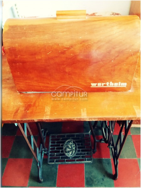 Vendo máquina de coser por no usar