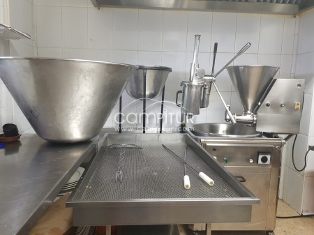 se vende maquinaria de churros , en perfecto estado