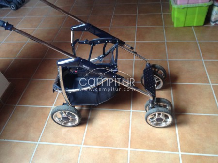 SE VENDE CARRITO BEBE 3 EN 1