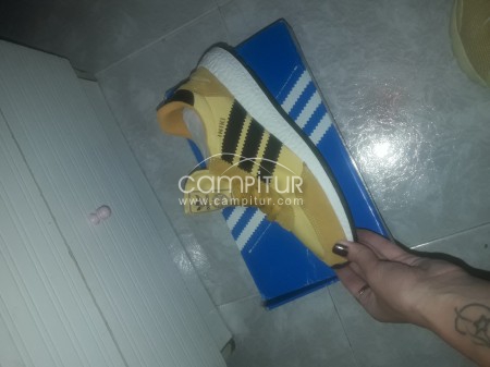 se venden zapatillas