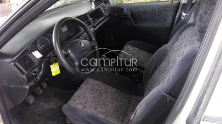 SE VENDE OPEL VECTRA 1.8 16V GL 115 CV 5P