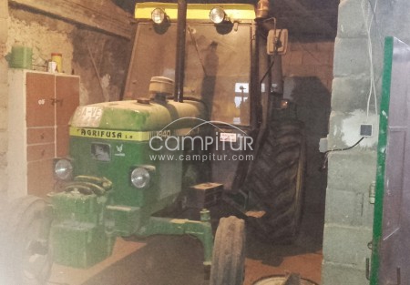 SE VENDE TRACTOR, CAJÓN Y REMOLQUE EN CASAS DE REINA (BADAJOZ) 10.000€