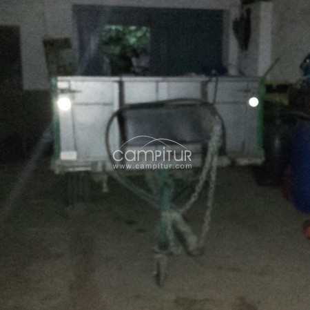 Foto 3 de SE VENDE TRACTOR, CAJÓN Y REMOLQUE EN CASAS DE REINA (BADAJOZ) 10.000€