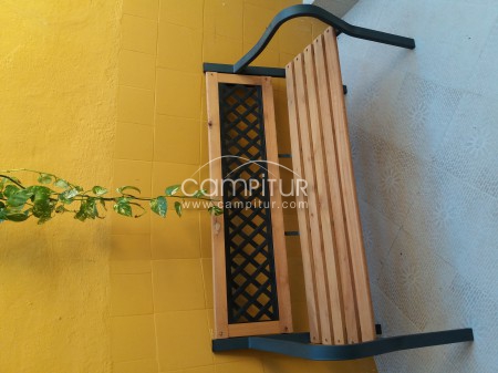 Se venden 2 bancos de madera para terraza, jardín..  Nuevos