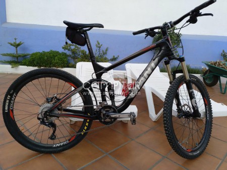 BICI MONTAÑA GIANT DE CARBONO