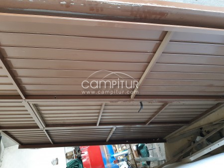 SE VENDE PUERTA ABATIBLE DE CHAPA