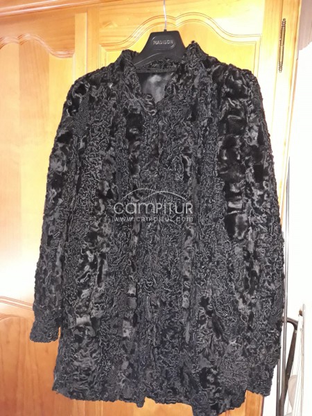 SE VENDE CHAQUETÓN ASTRACAN PIEL NATURAL