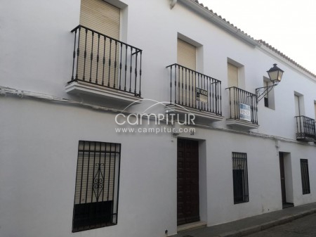 Se vende casa en LLERENA
