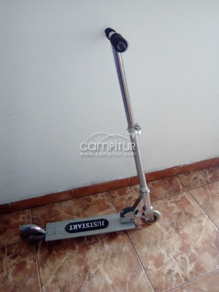 Vendo patinete aluminio x solo 20€ o 15 o lo cambio