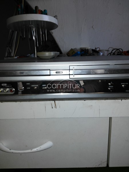 Foto 3 de REPRODUCTOR COMBO DVD Y VHS