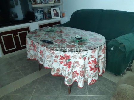 Foto 2 de Mesa y accesorios