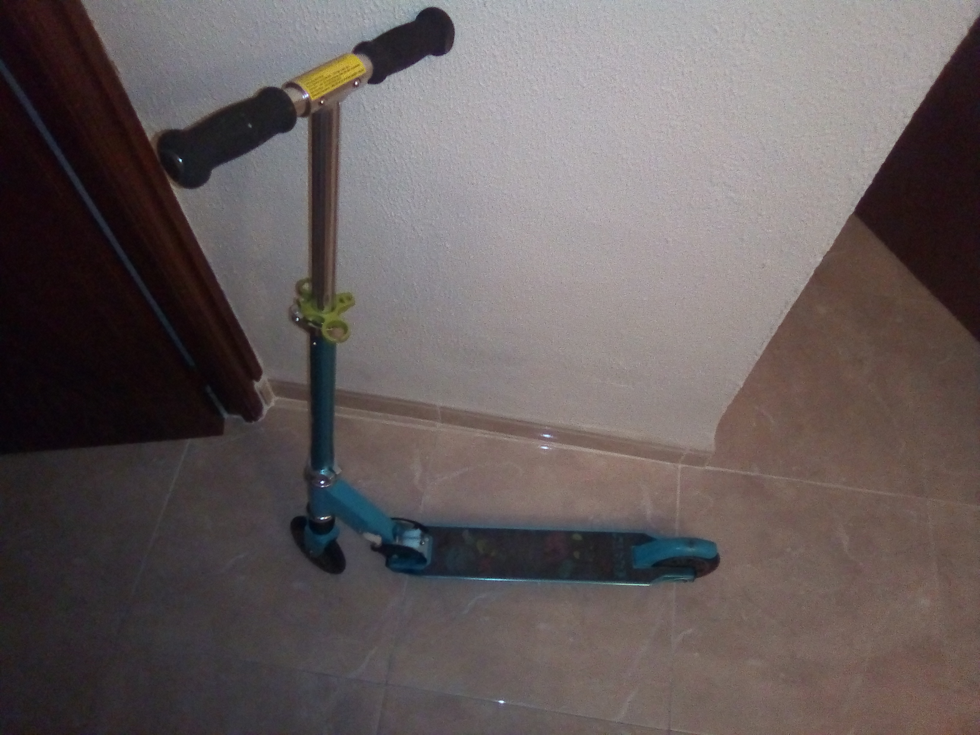 Se vende patinete poco uso