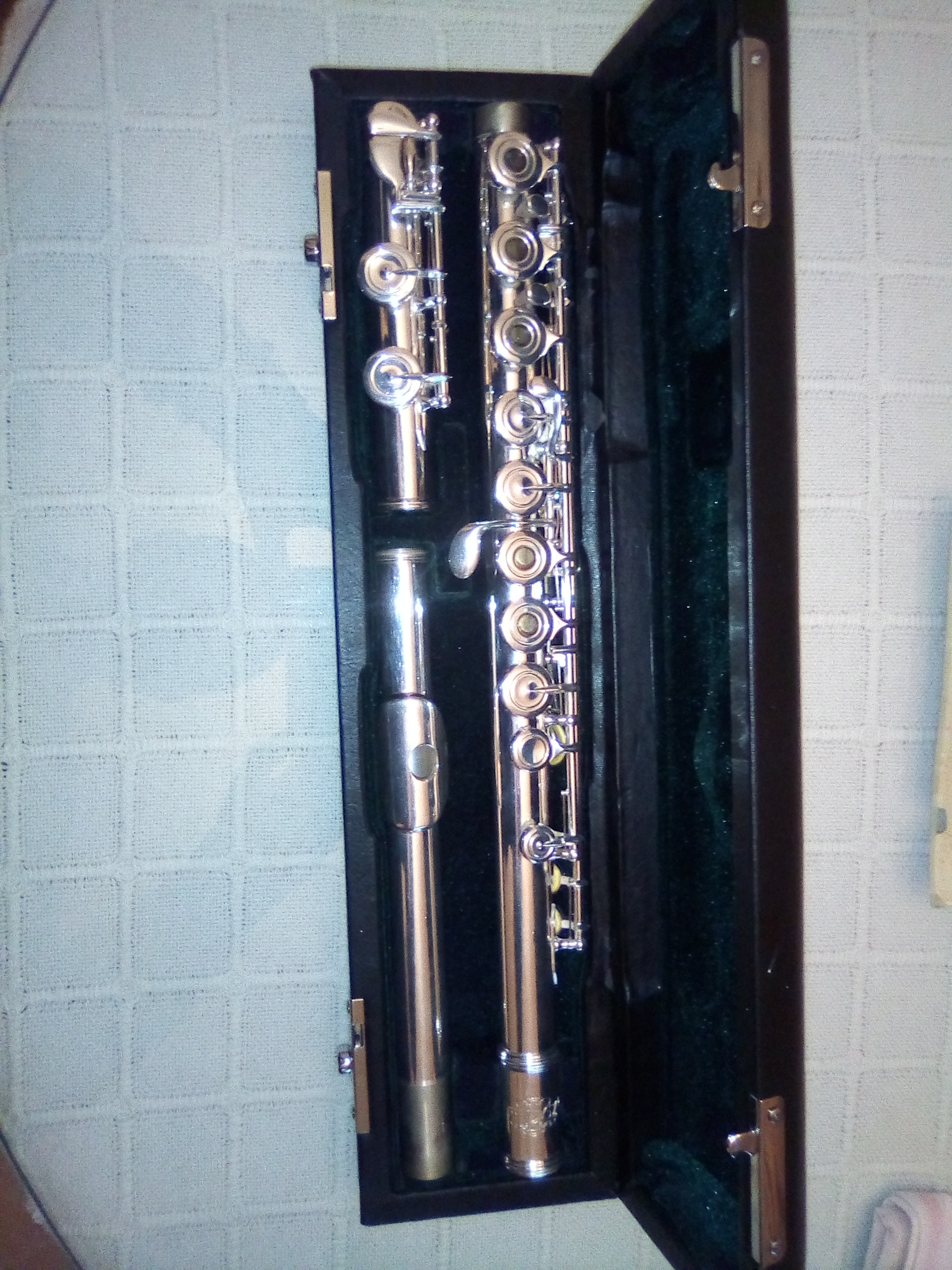 Se.vende flauta travesera nueva