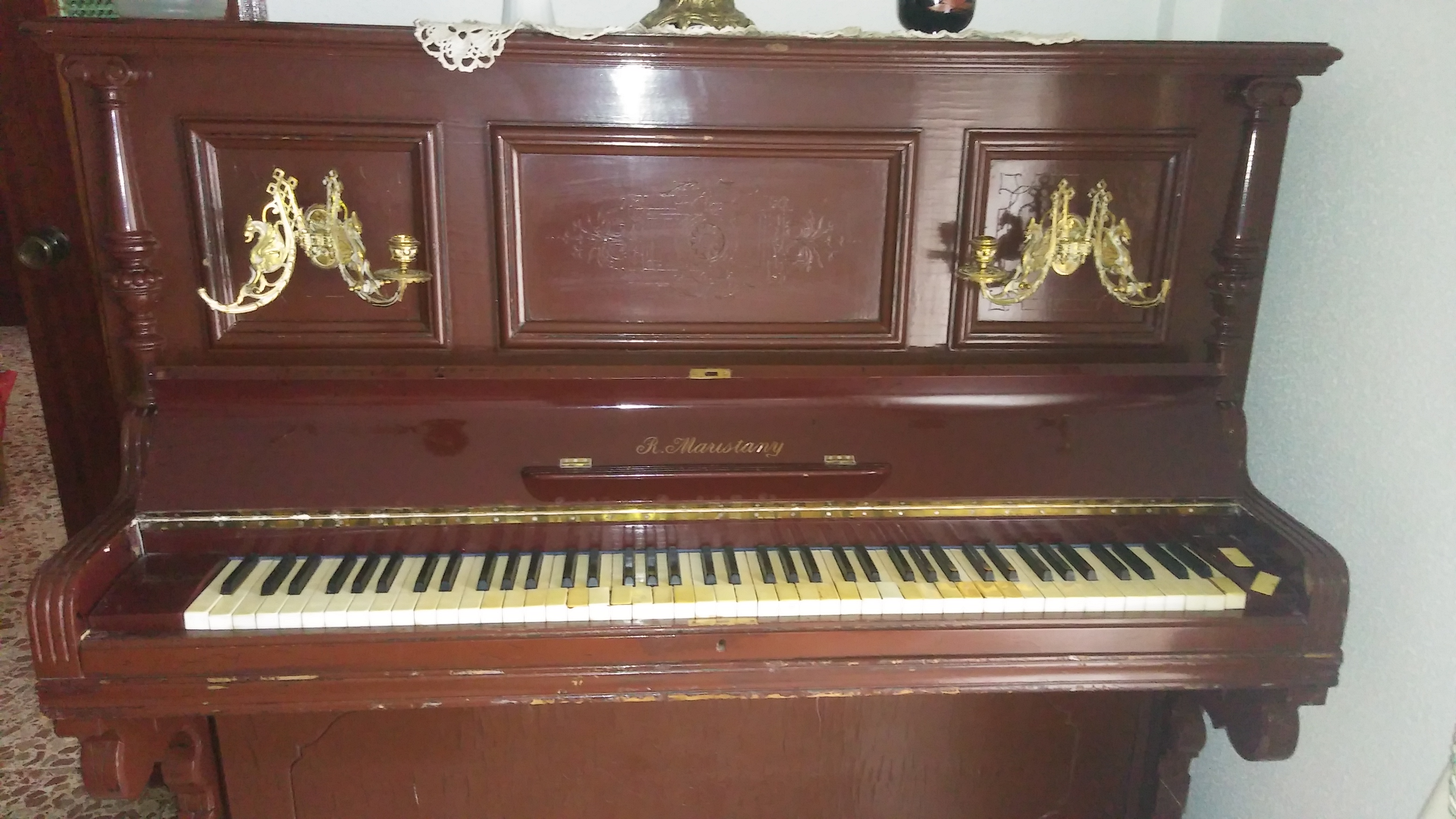 Piano de pared