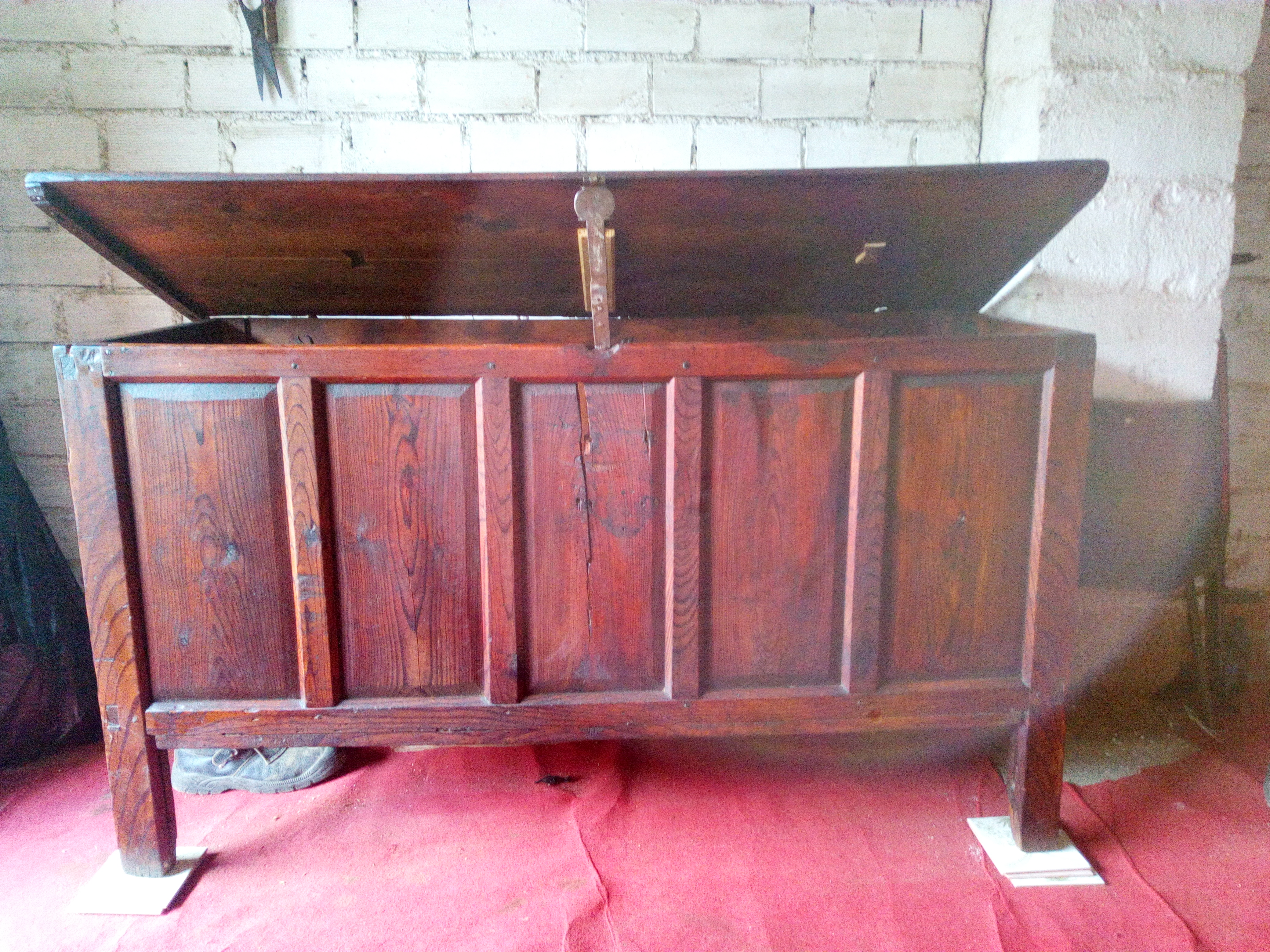 SE VENDE BAÚL ARCÓN ANTIGUO