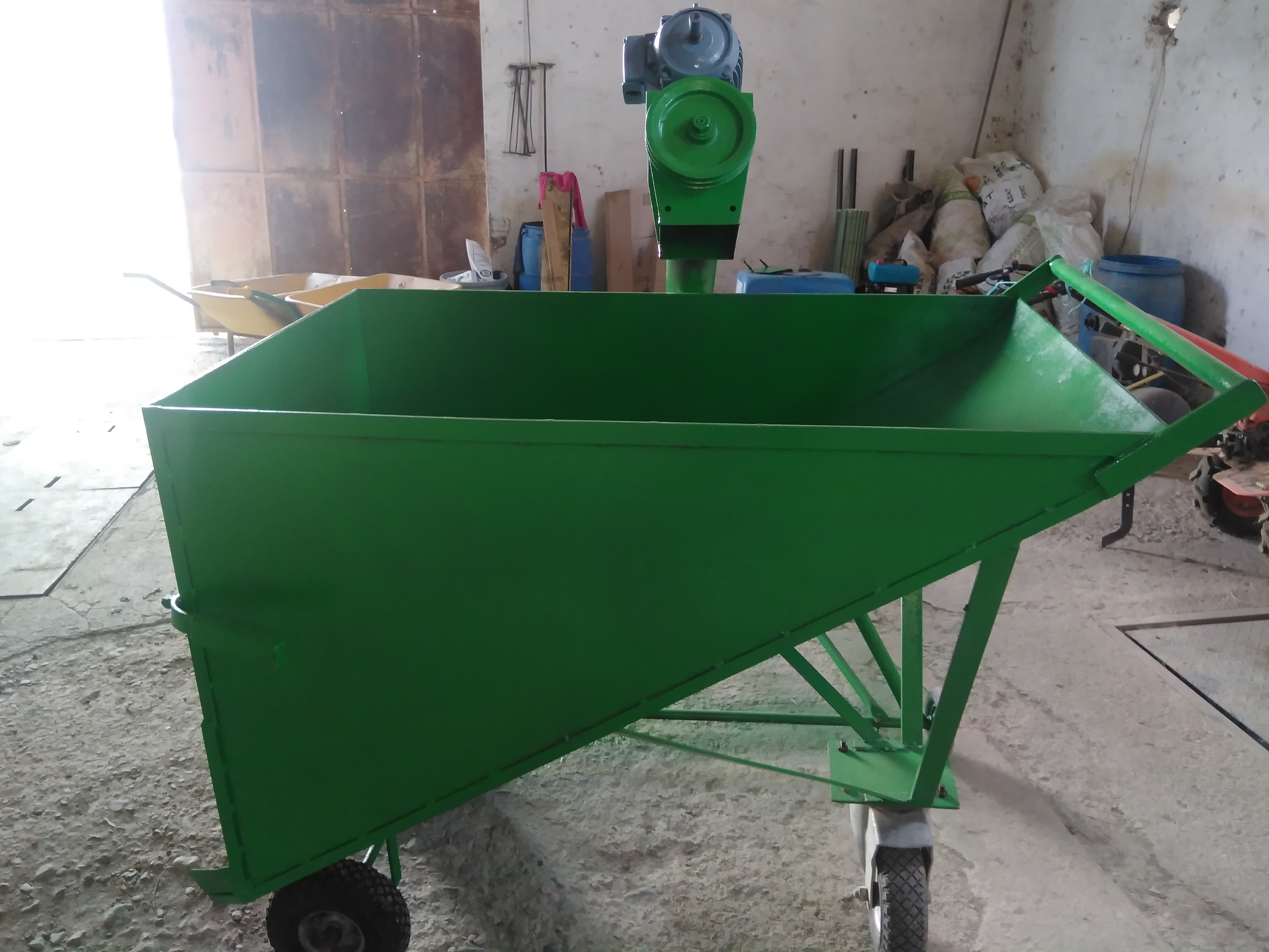 VENDO CARRITO Y SINFIN PARA ALIMENTAR MOLINO DE PIENSO