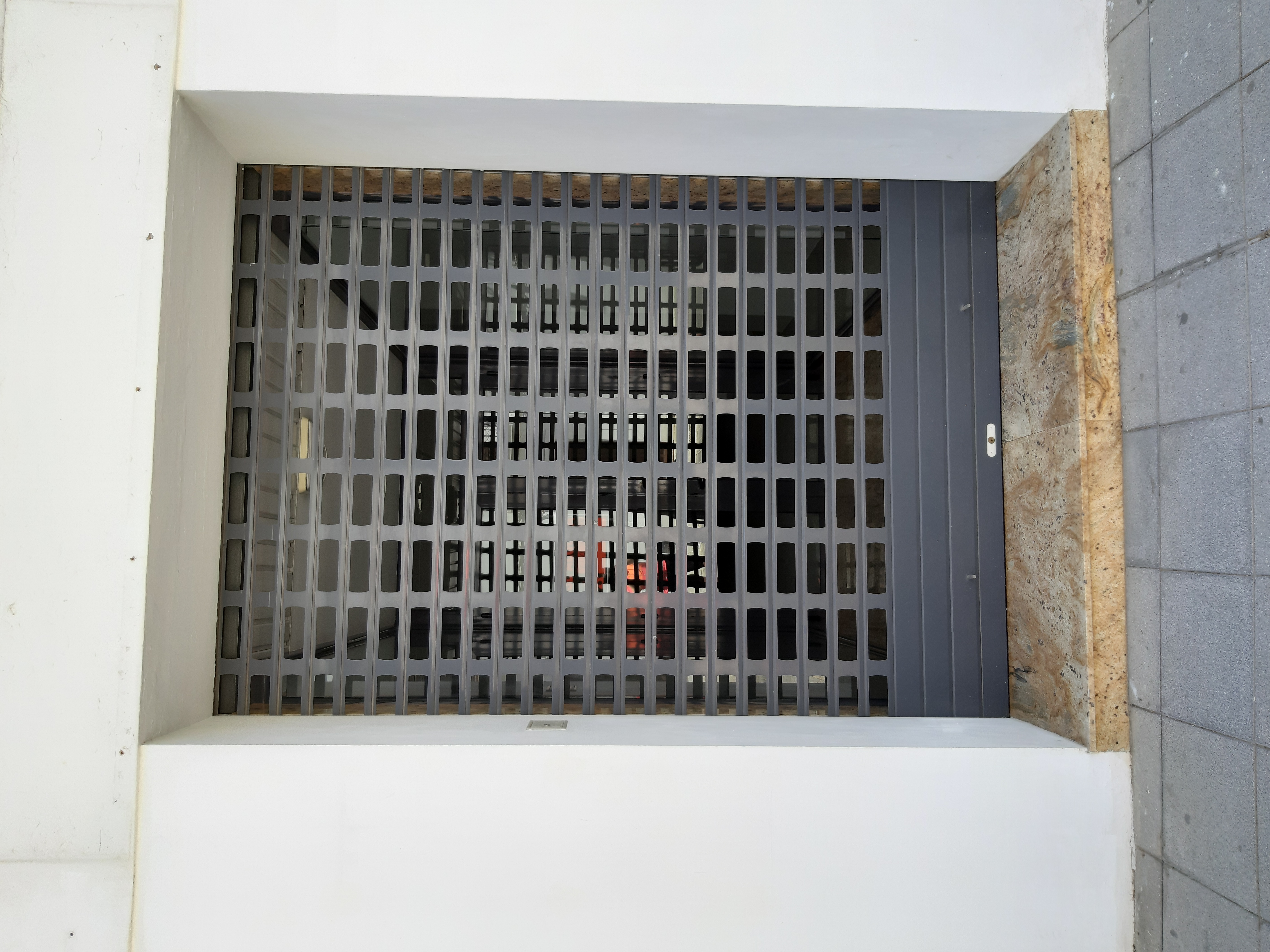 Se alquila local comercial Azuaga