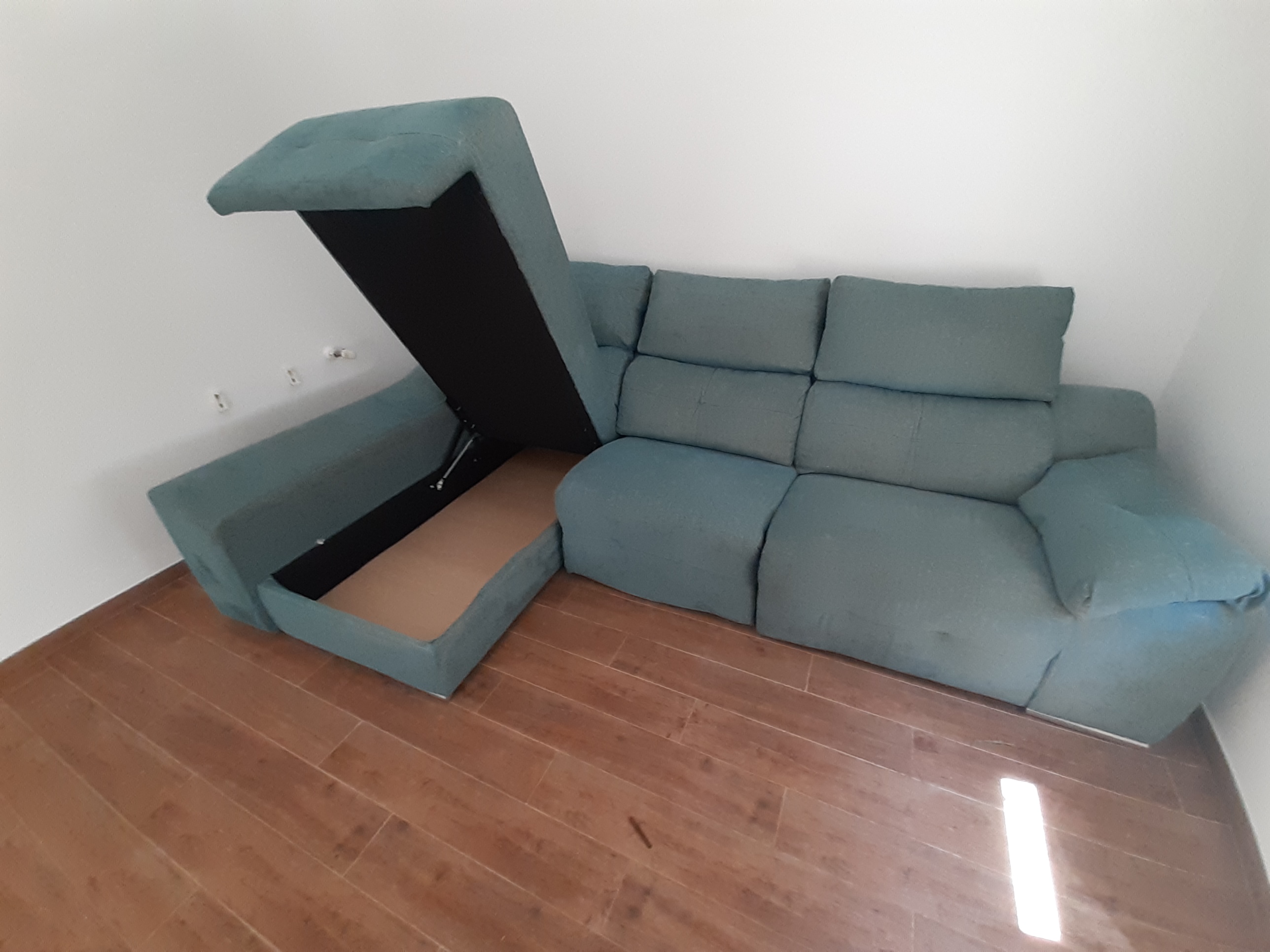 Foto 4 de SE VENDE SOFA CHAISELONGUE COMO NUEVO