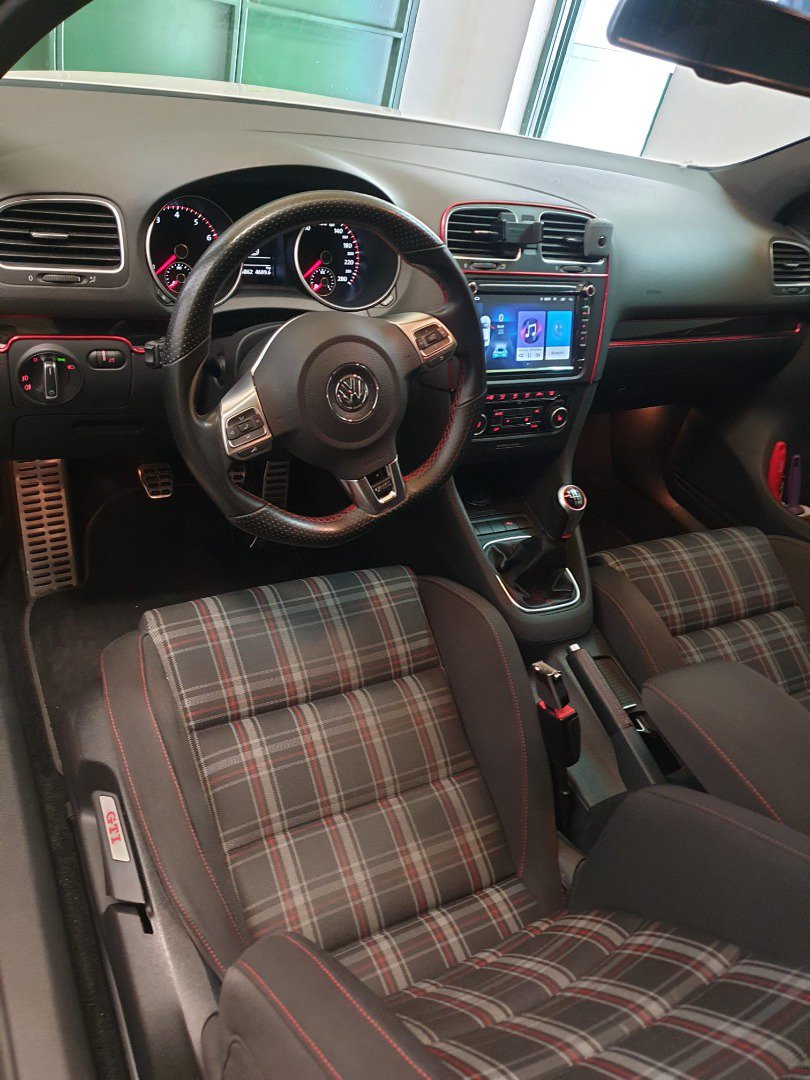 Volkswagen Golf GTI